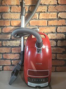 Miele c3 vacuum cleaner
