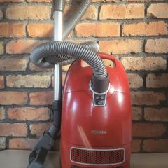 Miele c3 vacuum cleaner