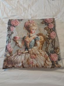 Vintage style cushion cover