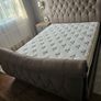 King size bed Image 2