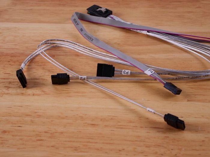Supermicro CBL0476L MiniSAS SFF8087 to 4 SATA Raid cable