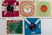 Vinyl bundle of 45rpm's including Cat Stevens, Gilbert O'Sullivan and Harry Belafonte