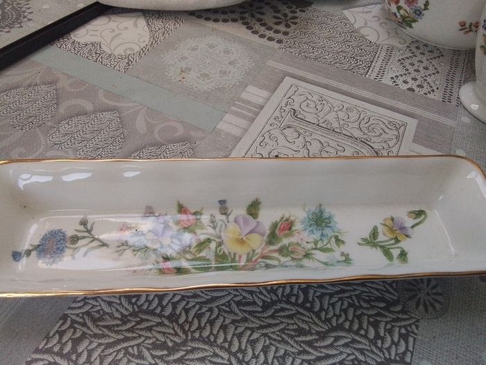 Aynsley"Wild Tudor" Collection