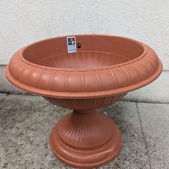 Flower pots/planters