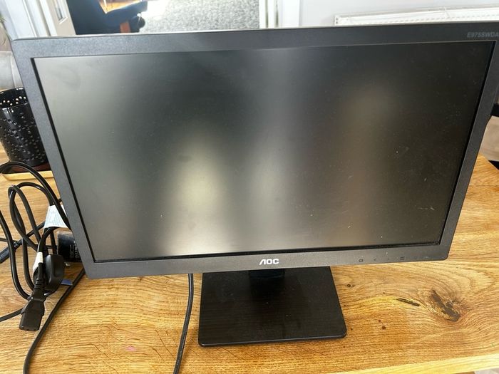 AOC Monitor 18.5inch