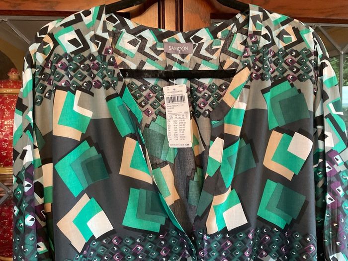 SAMOON further reduced. new top in green with mixed colours . Long sleeved and open v neck front
