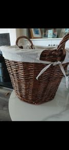 Wicker log basket with liner