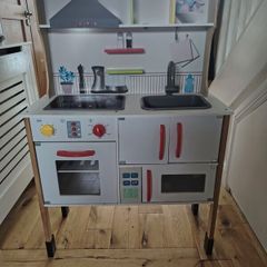play kitchen