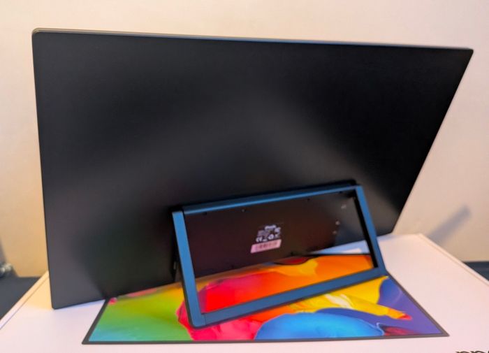18.5" Portable Monitor - Very thin - 120 Hz - price firm