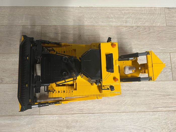 Bruder CAT Bulldozer