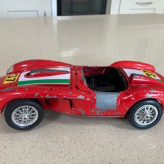 Ferrari Testarossa scale 1/18 barn find