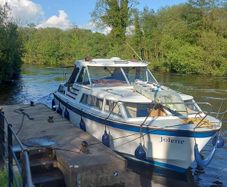 River cruiser