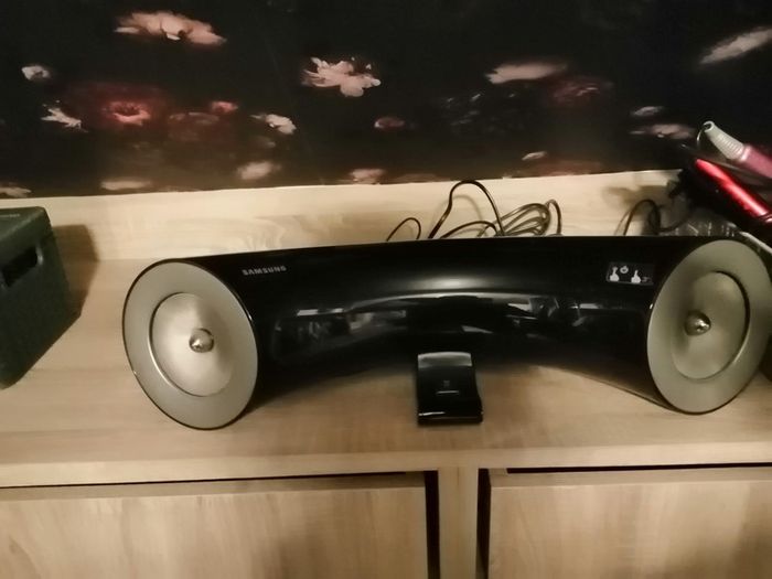 Samsung Bluetooth speaker