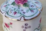Vintage porcelain trinket box