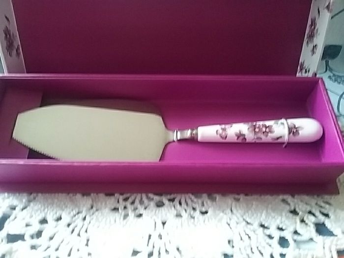 Two Aynsley Cake Servers