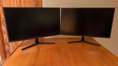 Two Samsung 4k 32 inch monitors.