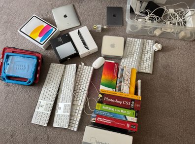 iMacs, Mac Mini, iPads, software and accessories