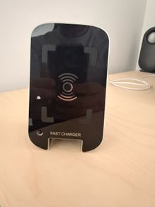 Volvo XC90 wireless charger