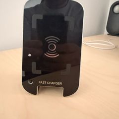 Volvo XC90 wireless charger