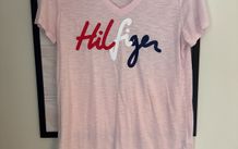 Women's Tommy Hilfiger T-Shirt. Size M