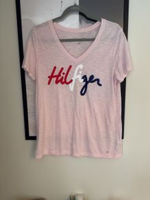 Women's Tommy Hilfiger T-Shirt. Size M