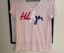 Women's Tommy Hilfiger T-Shirt. Size M