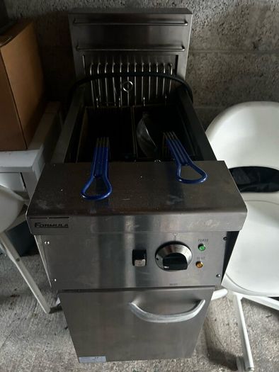 Twin tank commercial fryer electric 2  10L