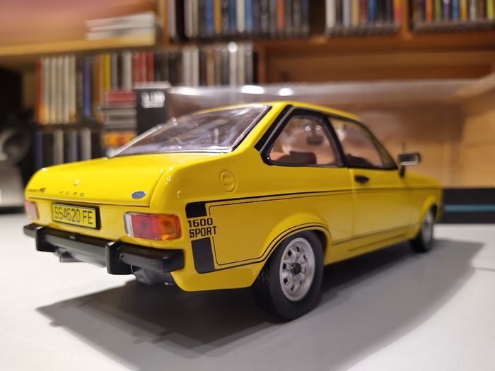 Ford Escort 1600 Sport 1975 Mk2 - 1/18 - New in Box