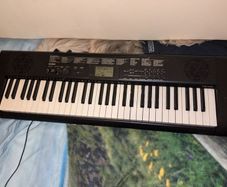 Casio Keyboard with stand