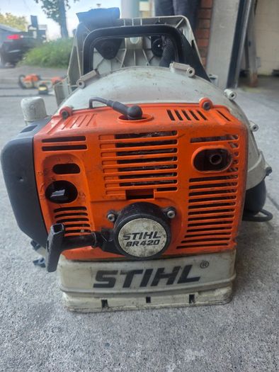 stihl blower and Tenaka hedge trimmer