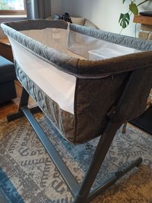 Babylo Cozi Sleeper bedside crib.