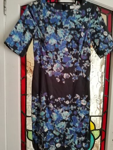 Ladies Dresses 8/10