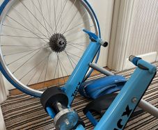 Tacx turbo trainer and wheel