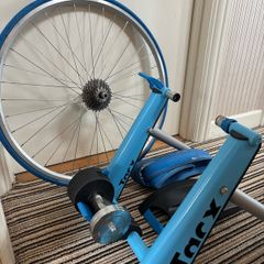 Tacx turbo trainer and wheel