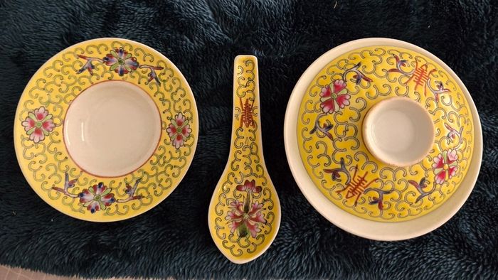 Vintage Chinese Jingdezhen Gaiwan Tea Bowl and Spoon Set Yellow Longevity Pattern