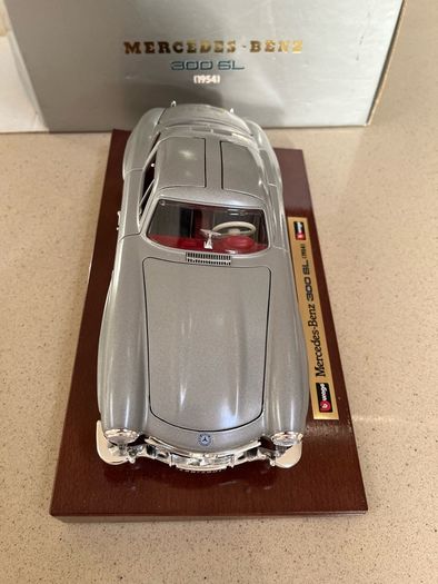 Mercedes 300 SL Gullwing extremely rare Dealer Model 1/18
