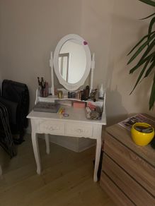dressing table
