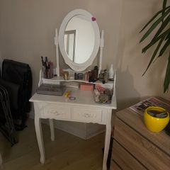 dressing table