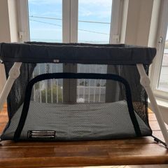 Guava Family Lotus Travel Crib & Backpack