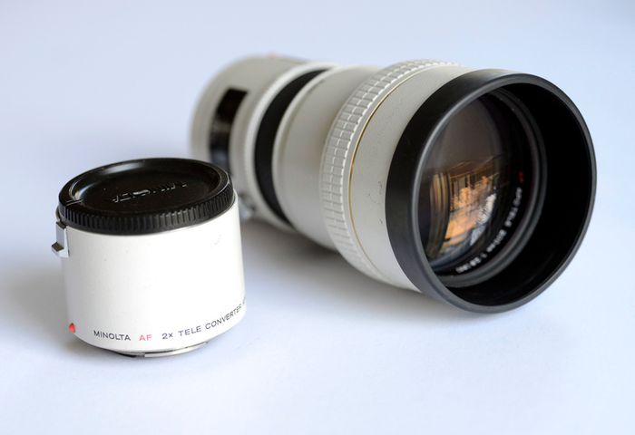 Sony\Minolta A mount lens. The APO 200mm F2.8