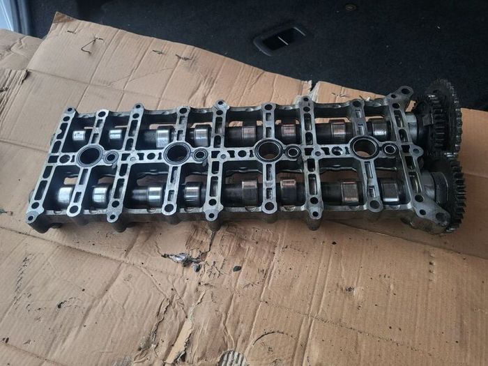 Bmw e60 520d n47D20A camshafts with cam tray