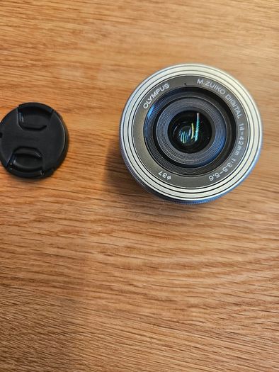 Olympus M.Zuiko 14-42mm pancake lens