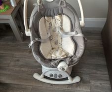 Joie swing chair