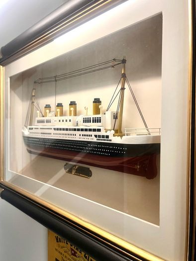 Vintage RMS Titanic Shadow Box & Titantic Plaque (W57cm x L38cm x D7.5cm))