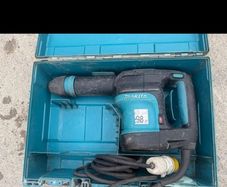 Makita SDS Max Demolition Hammer / Breaker 110V in Heavy-Duty Case