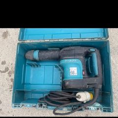 Makita SDS Max Demolition Hammer / Breaker 110V in Heavy-Duty Case