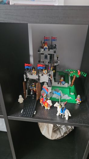 lego 6081 knights mountain fortress
