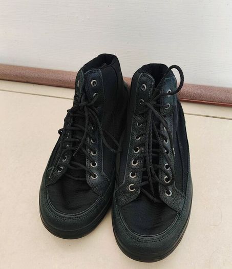 Price drop Flipflop High-Top Black Sneakers Size 39