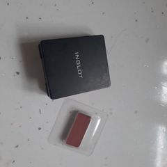 inglot refillable eyeshadow case and eyeshadow