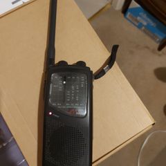 Academy CB-TV1-FM-AIR.WB.PB, Model R-AA110, takes 4 AA Batterys, in very good condition and works well
